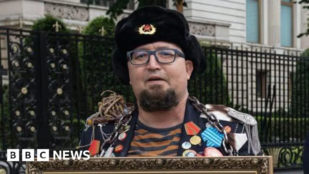 Russian anti-Putin cartoonist shot dead in Poland in what looks disturbingly like a mob hit