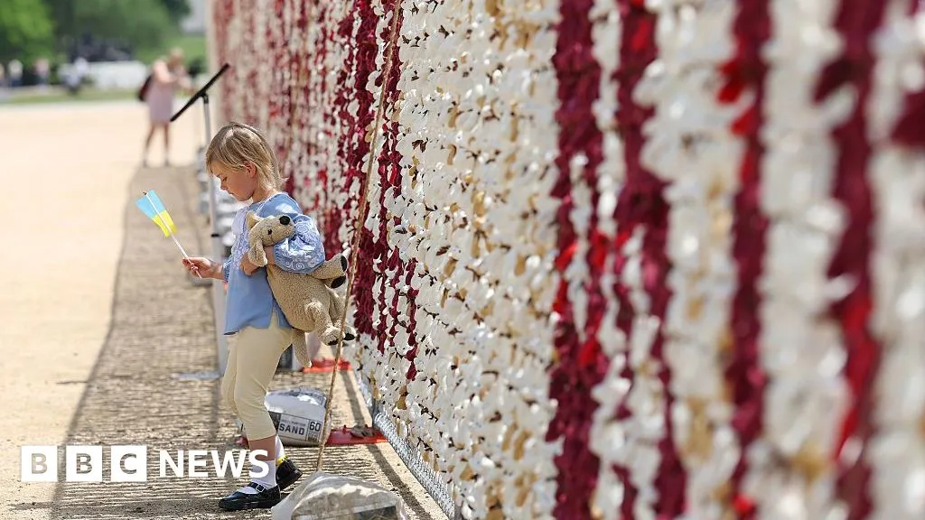 20,000 teddy bears installed in Washington to highlight missing Ukrainian children