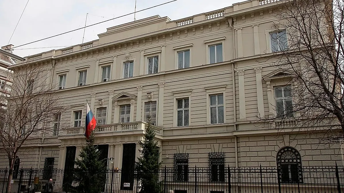 Austria kicks out three Russian diplomats who apparently forgot that 'diplomatic immunity' doesn't cover giant spy antennas