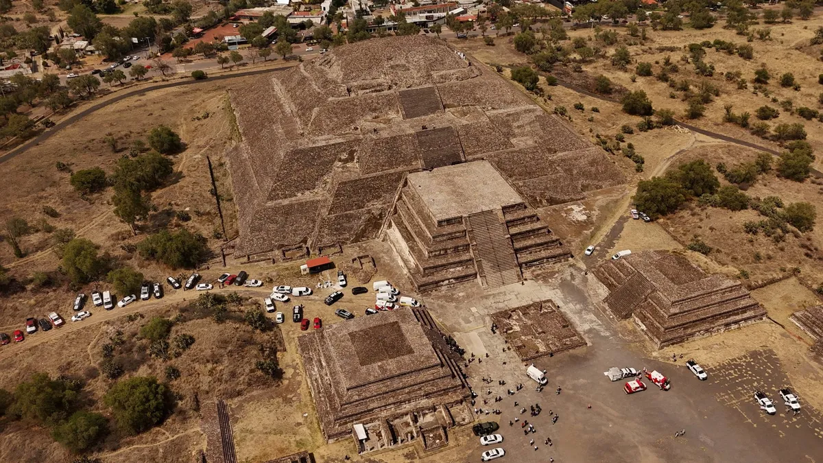 Gunman opens fire at Teotihuacan pyramids, killing Canadian tourist and wounding four others