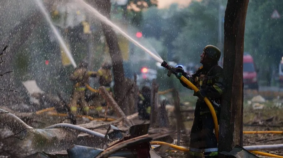 Russia tells foreign nationals to GTFO of Kyiv after massive strike, as if they needed the reminder