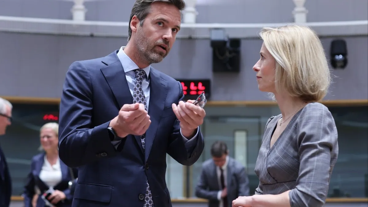 Formerly blacklisted Dutch minister to walk into Beijing like nothing happened