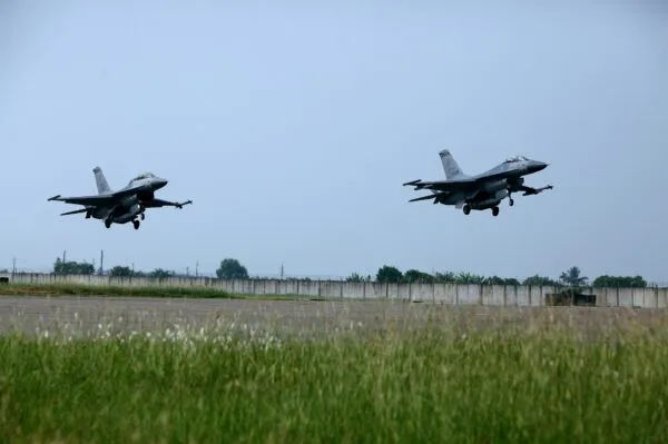 Doubts over U.S. reliability are stalling Taiwan's weapons purchases, analysis finds