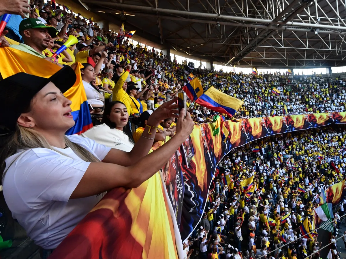 Colombia's election is basically a giant fight over whether to hug drug lords or fight them