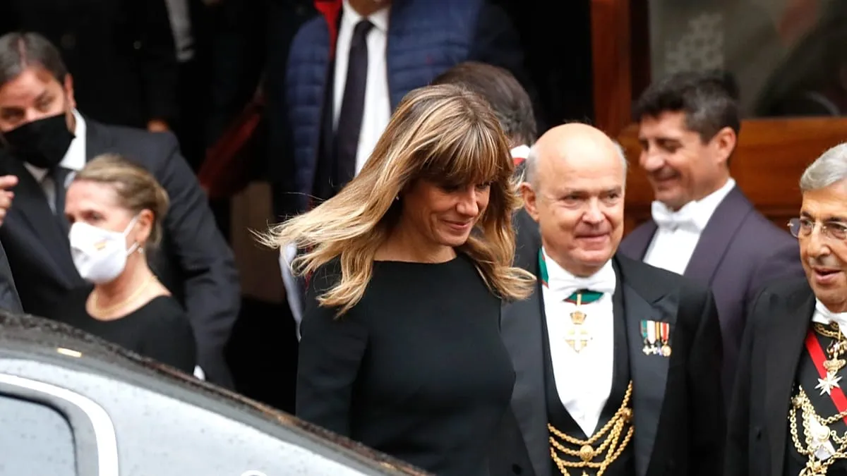 Spanish PM's wife gets passport revoked as court orders corruption trial - Pedro Sánchez's worst week just got worse