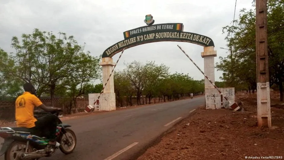 Things go boom in Mali: explosions and gunfire hit main military base near capital